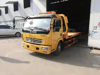 东风多利卡一拖二清障车（3.8米轴距）