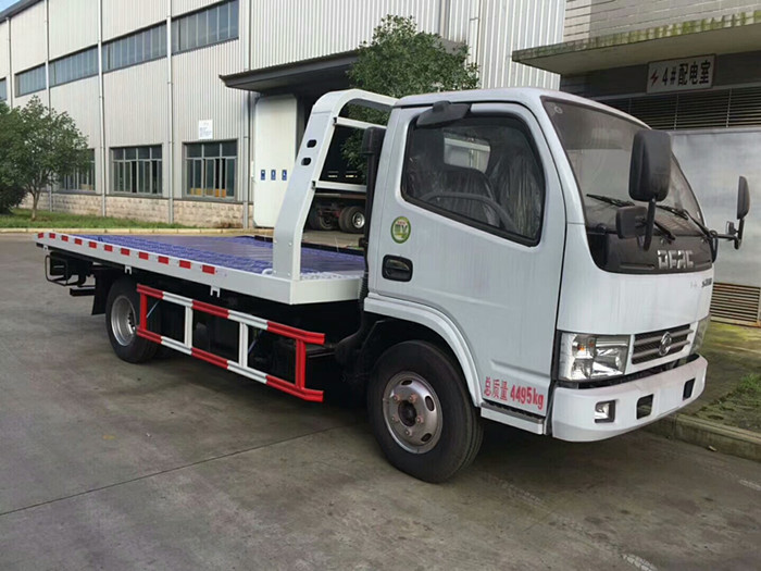 东风多利卡一拖二清障车（3.8米轴距）