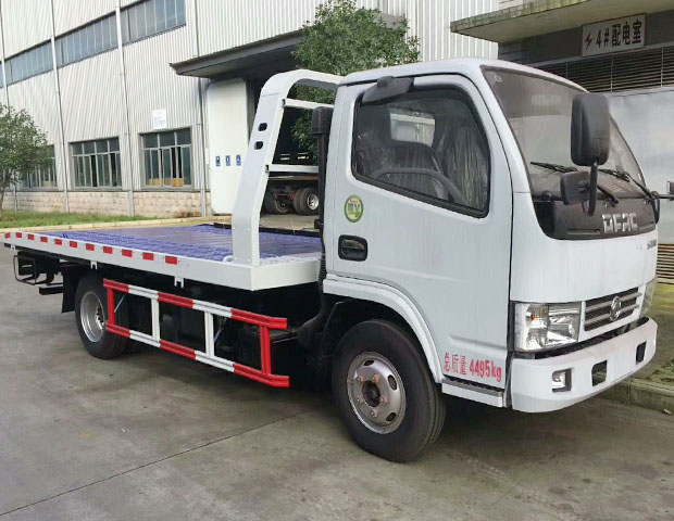 东风多利卡一拖二清障车（4.4米轴距）